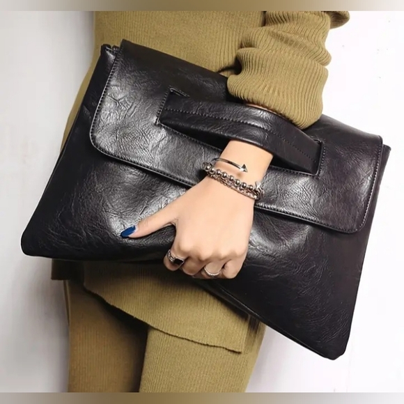 Black Soft Vegan Leather Envelope Messenger/Shoulder/Crossbody Bag/Clutch NEW - Picture 1 of 11